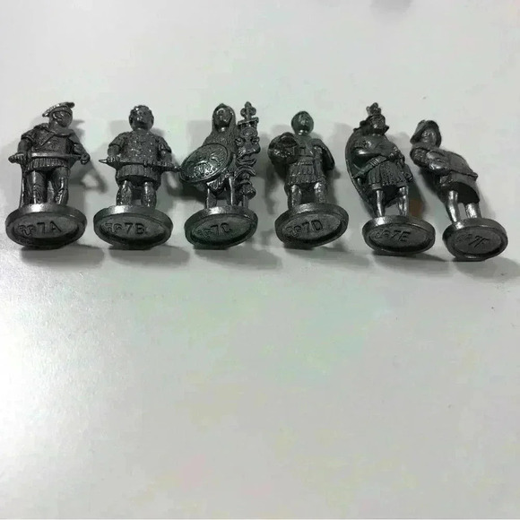 Tiny replica Roman  military figurines circa 50 AD. 1/4” tall, zinc alloy - Picture 2 of 14